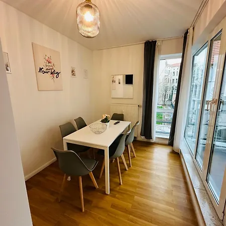 Aparthotel Urban Flats 3*